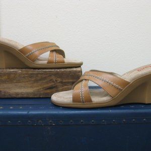 NWOT G.H. Bass & Co. Sunjunsoft leather wedges 7.5